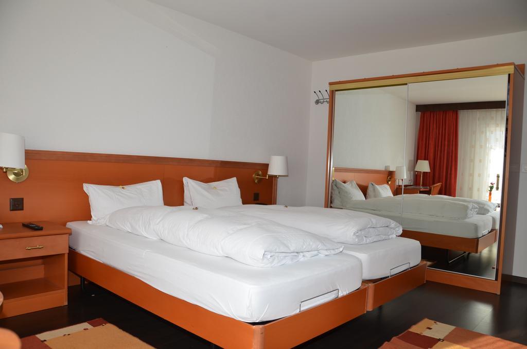 Hotel Tenne Saas Fee Exteriör bild